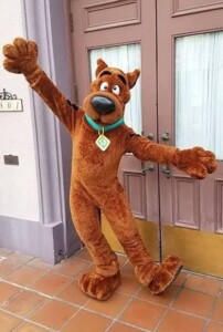 : Hire Scooby Doo costume character for a California kids birthday party with photos and interactive entertainment